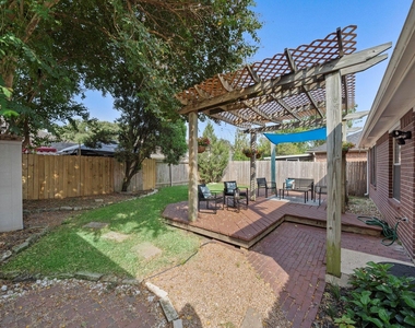 18315 Beaverdell Drive - Photo Thumbnail 4