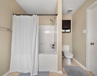 18315 Beaverdell Drive - Photo Thumbnail 11