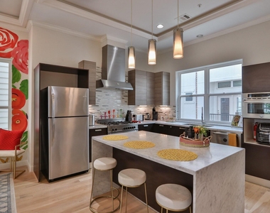 4114 Driscoll Street - Photo Thumbnail 2