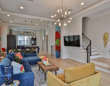 4114 Driscoll Street - Photo Thumbnail 7
