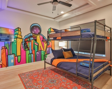 4114 Driscoll Street - Photo Thumbnail 29