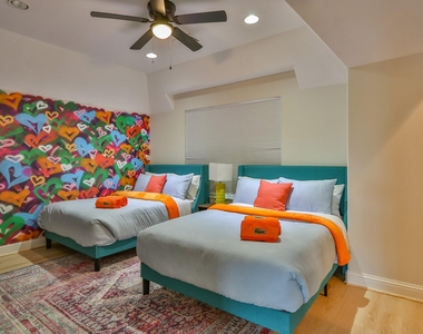 4114 Driscoll Street - Photo Thumbnail 3