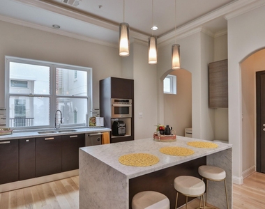4114 Driscoll Street - Photo Thumbnail 12