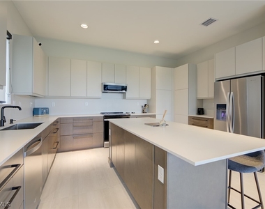 4843 Frattina Street - Photo Thumbnail 14