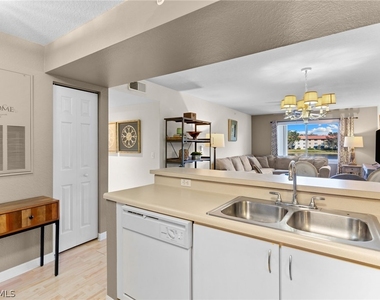 8274 Key Royal Circle - Photo Thumbnail 3