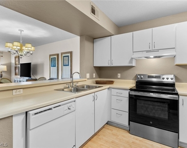 8274 Key Royal Circle - Photo Thumbnail 2