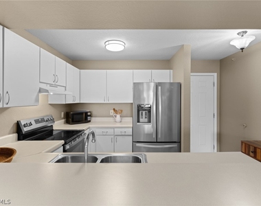 8274 Key Royal Circle - Photo Thumbnail 23