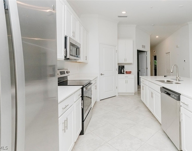 6082 National Boulevard - Photo Thumbnail 13