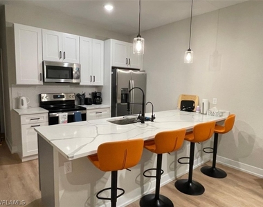312 Bamboo Drive - Photo Thumbnail 3