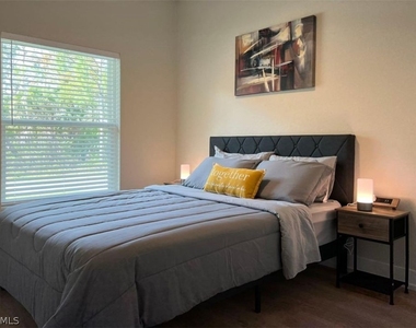312 Bamboo Drive - Photo Thumbnail 8