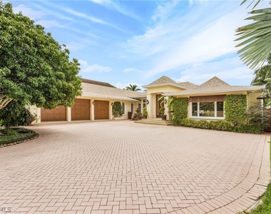 950 Galleon Drive - Photo Thumbnail 1