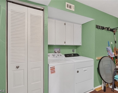4010 Ice Castle Way - Photo Thumbnail 25