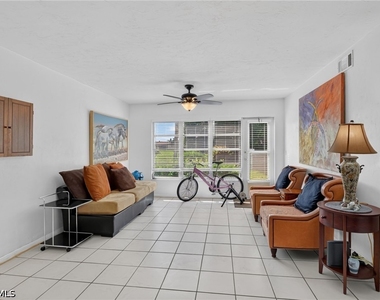 4010 Ice Castle Way - Photo Thumbnail 6