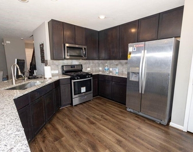 8932 Hollister Commons Lane - Photo Thumbnail 15