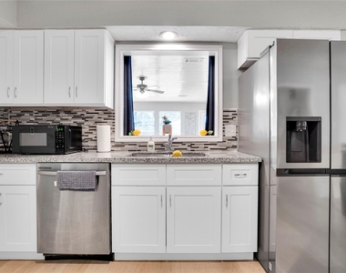1523 Saddlecreek Drive - Photo Thumbnail 6