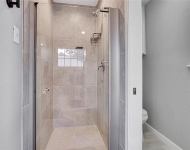 1523 Saddlecreek Drive - Photo Thumbnail 13