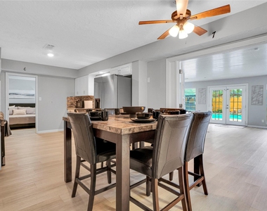 1523 Saddlecreek Drive - Photo Thumbnail 8