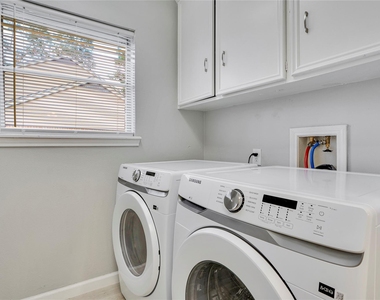 1523 Saddlecreek Drive - Photo Thumbnail 10