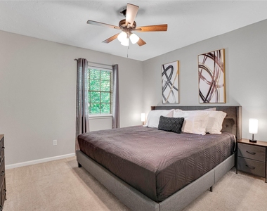 1523 Saddlecreek Drive - Photo Thumbnail 15