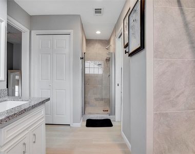 1523 Saddlecreek Drive - Photo Thumbnail 12