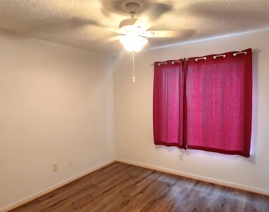 12838 Ashford Knoll Drive - Photo Thumbnail 9