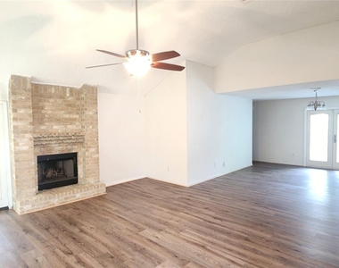12838 Ashford Knoll Drive - Photo Thumbnail 3
