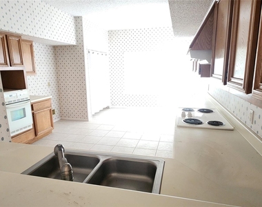 12838 Ashford Knoll Drive - Photo Thumbnail 4