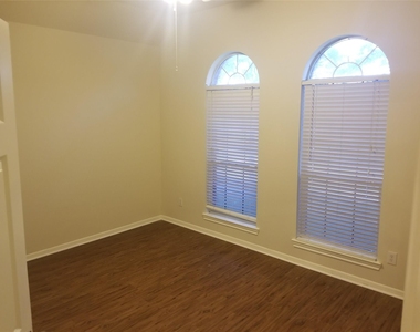 2406 Hawks Road - Photo Thumbnail 8