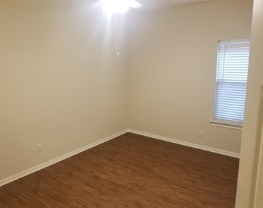 2406 Hawks Road - Photo Thumbnail 17