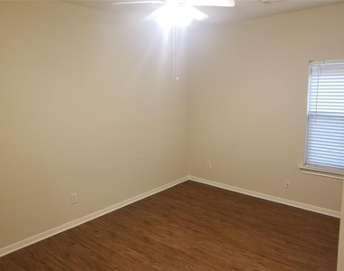 2406 Hawks Road - Photo Thumbnail 7