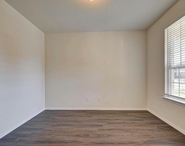 1623 Avocet Way - Photo Thumbnail 4