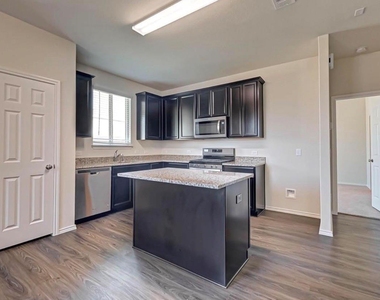 1623 Avocet Way - Photo Thumbnail 12