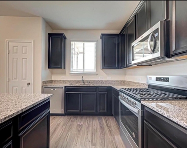 1623 Avocet Way - Photo Thumbnail 11
