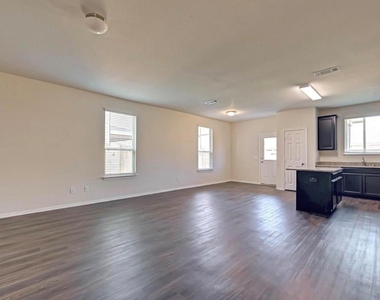 1623 Avocet Way - Photo Thumbnail 7