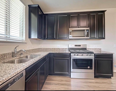 1623 Avocet Way - Photo Thumbnail 10