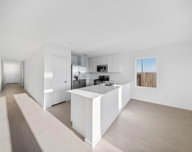 26651 Pampas Grass Ln - Photo Thumbnail 7