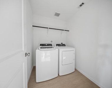26651 Pampas Grass Ln - Photo Thumbnail 3