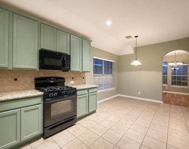 1215 Pecos Pass Drive - Photo Thumbnail 4