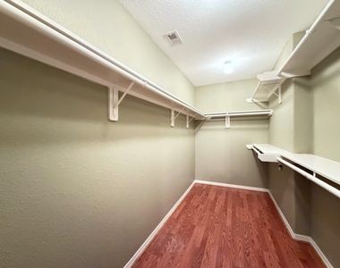 1215 Pecos Pass Drive - Photo Thumbnail 8