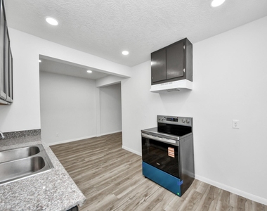 7021 Canal Street - Photo Thumbnail 10