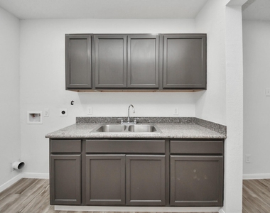 7021 Canal Street - Photo Thumbnail 13