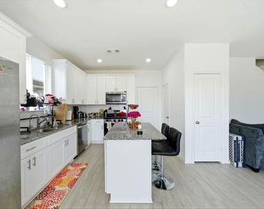 23531 Autumn Harvester Drive - Photo Thumbnail 4