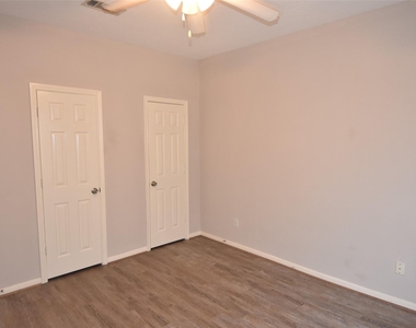 12565 Melville Drive - Photo Thumbnail 10