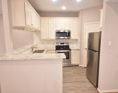 12565 Melville Drive - Photo Thumbnail 7