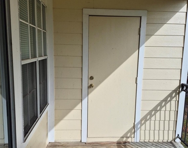 12565 Melville Drive - Photo Thumbnail 4