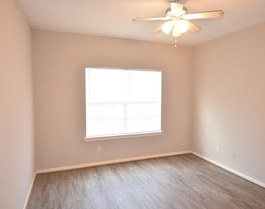 12565 Melville Drive - Photo Thumbnail 19