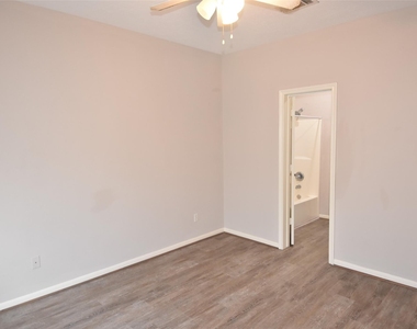 12565 Melville Drive - Photo Thumbnail 12