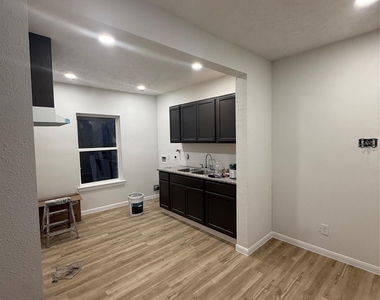 7023 Canal Street - Photo Thumbnail 5