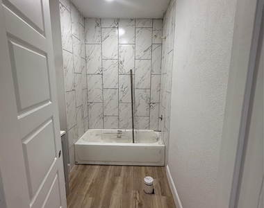 7023 Canal Street - Photo Thumbnail 7