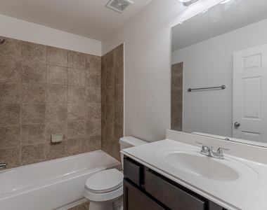 13527 Vista De Oro Street - Photo Thumbnail 20